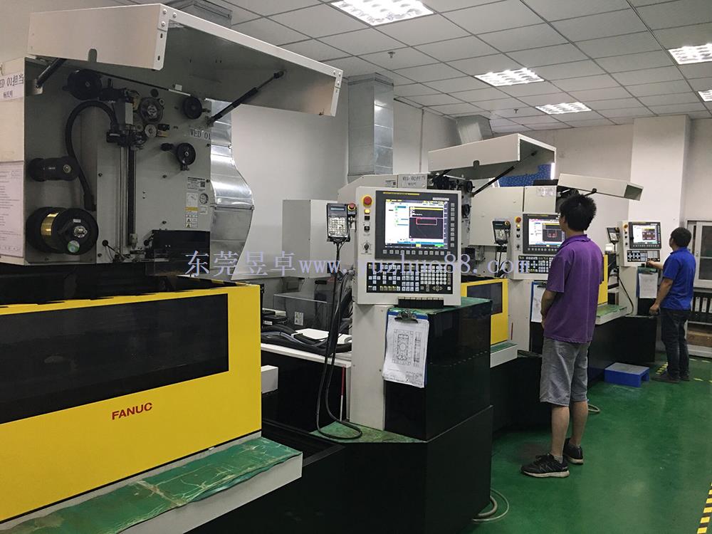 注塑模具廠生產設備-發(fā)那科CNC加工中心 注塑模具廠生產設備-發(fā)那科CNC加工中心